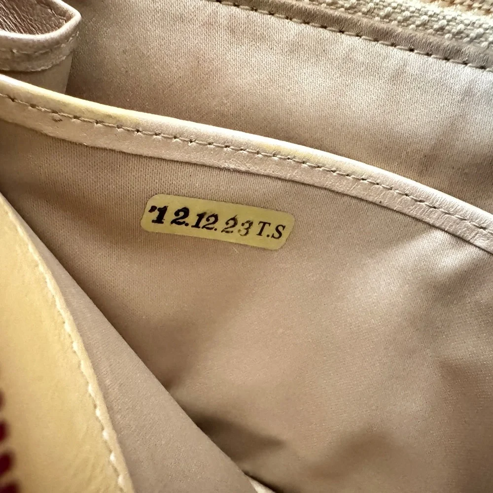 Chanel Pink Camellia Long Zippy Wallet‎